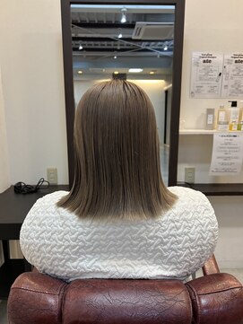 ミーテ(mi:te) くすみベージュハイトーンボブ髪質改善カラー