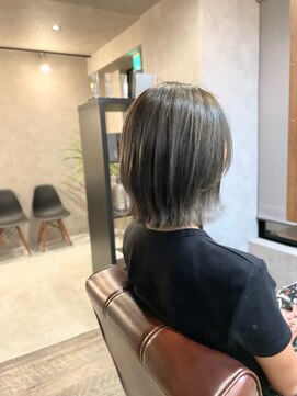 ロム(ROM) オリーブグレーレイヤーボブ