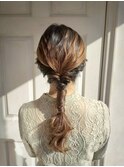 ローポニーアレンジ／タイト×ルーズ／大人シンプル
