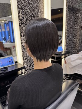 エアー 銀座タワー(AIR) 【藤岡】後頭部ふんわりショート／艶×タイトバランス