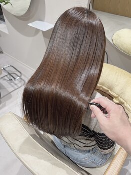 自然で扱いやすい美髪、うねりやクセをしっかり抑えて髪のお悩みを解決！あなたのお悩みに合わせた施術を☆