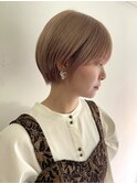 渋谷ブリーチカラーハイトーンショートカットヘーゼルベージュ