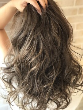 パーミル ヘア クマモト(permille ‰ hair Kumamoto) 外国人風カラー/オリーブベージュ/オリーブグレージュ[熊本]