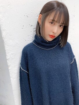 ブルーフェーセス 表参道(blue faces) ホワイトグレーインナーカラー&ミディアムボブ