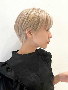 トルネード(TORNADO) 外国人風ショート ホワイトベージュ マッシュショート t122