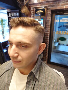 バレス 田町(BALES) [スキンフェード/ツイストスパイラル/田町]