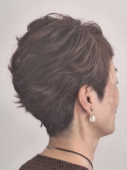 ビューティーサロン みっくすの写真/グレイカラーでもトレンドの色味を楽しめる♪気になる白髪もしっかりカバーして、若々しい印象に◎