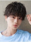 スーツ短髪ツーブロック束感モテる黒髪シークレットパーマ流行