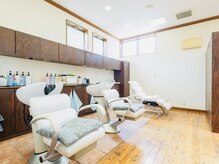 シャンプー台　リラックスしてお過ごしいただけます。