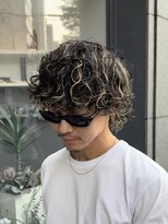 ノイセル 西本町(Noisyle)&nbsp;フェザーパーマスパイキーショートブルーブラックサーフカール◎