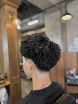 ワンワンオー バーバーショップ コンチネンタル(@110 BARBER SHOP continental) テーパーフェード