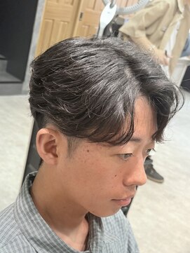 フォンド 津田沼(fond.) MEN’S HAIR/ブルーブラック/フェザーパーマ/津田沼