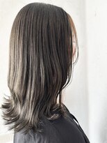 ニコ 熊取 (nico) 前髪をハイトーンでスタイルチェンジ