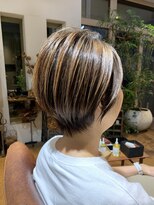 ボタニカ(Botanica)&nbsp;脱白髪染めショートボブ