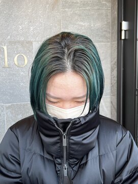 メゾン アヴァロ(Maison Avallo) 根元を残したデザイングリーンカラー