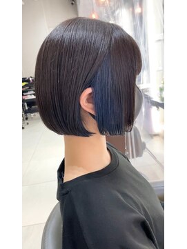 アイユー(ii+U) インナーカラー　ブルー　ミニボブ　大人可愛い