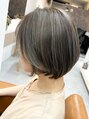 ナイ(nai)&nbsp;繊細な白髪ぼかしハイライト