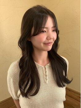 プア(PUA)の写真/トレンドを程よく取り入れて、垢抜けたジブンへ…韓国風ヘアー・透明感カラーもご好評☆
