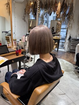 アヴァンスアンス 広島袋町店(AVANCE.ens) ホワイトベージュ