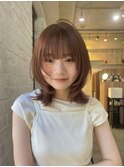 ミディアムレイヤー 顔周りカット 似合わせ 小顔 ベージュ