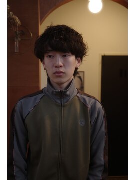 エディ(Edy) マッシュウルフ波巻きスパイラルパーマメンズパーマ眉毛カット