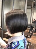 大人カッコいいショートボブ