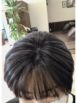 アンドコーカラーデザイン(&Co color design) 赤味を消した色味