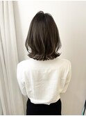 外はねボブ　ボブルフ　アッシュベージュ くびれヘア
