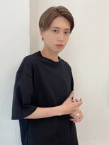 スーツ短髪ツーブロック束感モテる黒髪シークレットパーマ流行