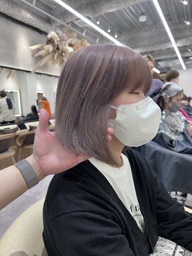 グロー 大宮(GLROW) ◆ 韓国大宮顔周り髪質改善レイヤー前髪カットくびれブリーチ