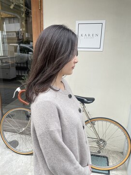カレンアンドエクラート 大宮(KAREN&ECLART) 柔らかいグレージュ