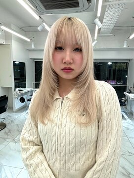 ランテルディ 渋谷(LANTERDIT) ホワイトカラー レイヤーカット ハイトーン