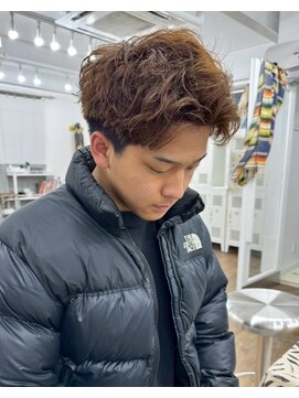 ユイマァルスロウ(YUIMARL SLOW) “ブラウン無造作パーマ”