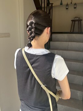 グラッド(glad) タイト編み込みアレンジ