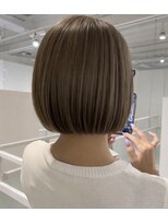 ルーム(room)&nbsp;白髪ぼかし全頭ブリーチ+ボブ