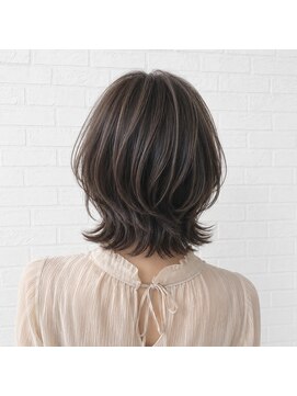 ノイ(noi) くびれレイヤーボブ × シアーグレージュ