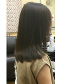 セミロング　大人っぽいカラー　グレーアッシュ