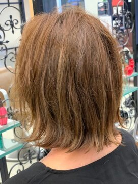 ミーティア バイ クアトロ(Meteor By QUATRO) こなれニュアンスボブ☆