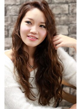 バジオットエイチ(BUZZIoT h) かき上げロング×クラシカルウェーブ