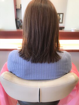 マーリャヘアー(mallia hair) 外ハネがかわいいミディアムレイヤー