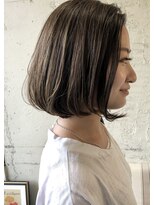 ペネロープ(Penelope)&nbsp;シルエット◎/シンプルワンレンボブ/グレージュ　　担当　夕島