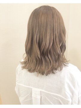 モルニ(MORNI) シルキーべージュ_マロンベージュ Aラインボブ かきあげ