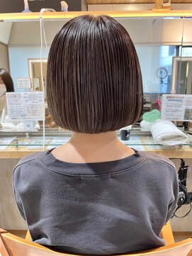 プラグ バイ ネオリーブ(plug by neolive) ミニボブ　ショコラアッシュ×髪質改善 [髪質改善/縮毛矯正]MO