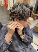 センターパート×ツイストスパイラル波巻きパーマ