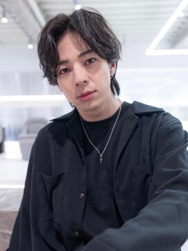 ケアリー 大日(Carelly) ビジネスショートレイヤーかき上げコンマヘアツイストパーマ