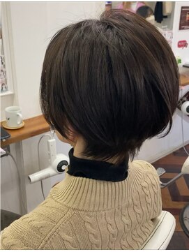 ヘアーアンドメイクアップモパ ショート
