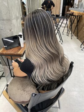 ルーフアクト(LUFE act) ホワイトベージュ×バレイヤージュ