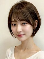 スー(suu)&nbsp;大人ナチュラル耳かけショートボブくびれ丸みショート前髪あり