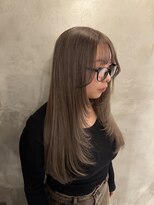 リリアーナ(LILIANA)&nbsp;ロングレイヤー ハイトーンカラー レイヤーカット トレンドヘア