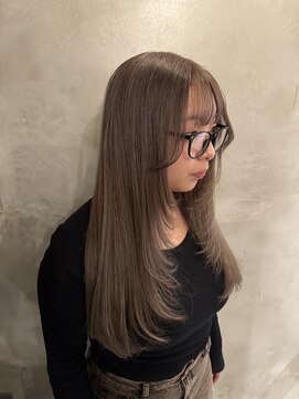 リリアーナ(LILIANA) ロングレイヤー ハイトーンカラー レイヤーカット トレンドヘア